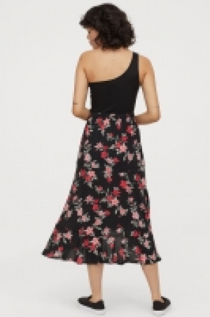  Patterned skirt 16.00 €