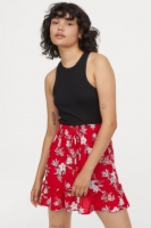  Patterned skirt 10.00 €