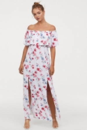  Maxi dress with a flounce 13.00 €