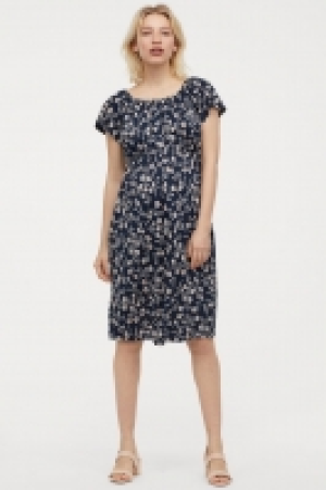  MAMA Knee-length dress 10.00 €