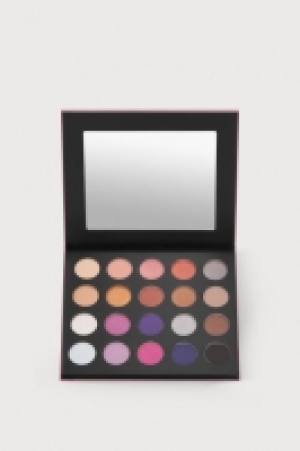  Eyeshadow palette 25.00 €
