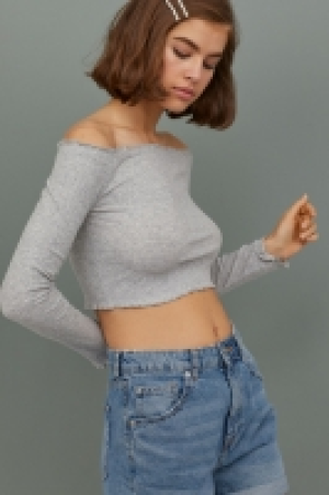  Off-the-shoulder top 5.00 €