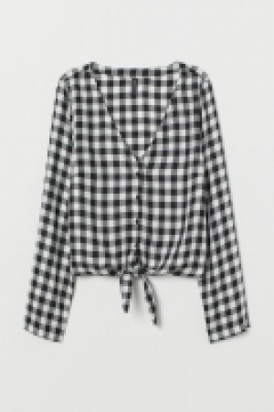  Tie-hem viscose blouse 10.00 €