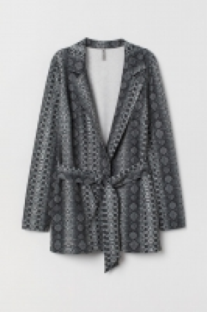  Jacket with a tie belt 20.00 €