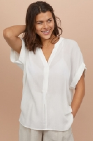  Crinkled blouse 8.00 €
