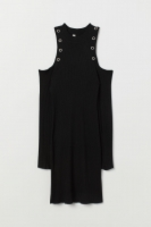  Cold shoulder dress 21.00 €