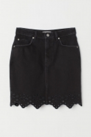  Short denim skirt 17.00 €