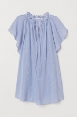  MAMA Butterfly-sleeved blouse 10.00 €