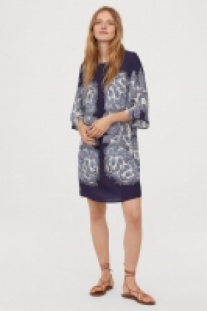  Short dress 13.00 €