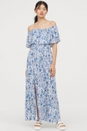  Maxi dress with a flounce 10.00 €