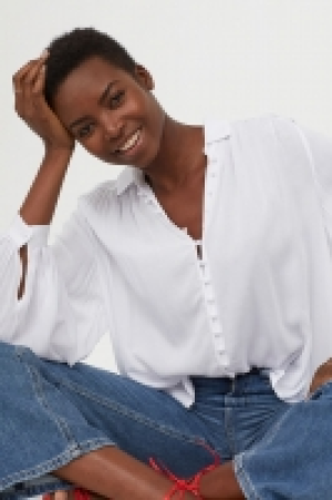  Blouse with buttons 13.00 €