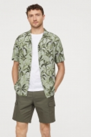  Slim Cargo shorts 14.00 €