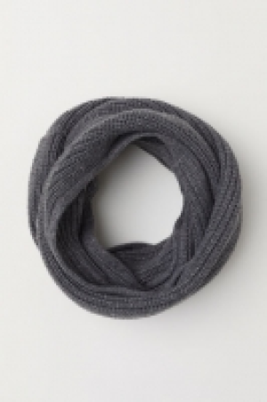  Ribbed tube scarf 8.00 €