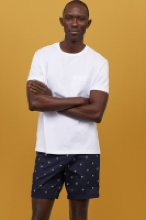  Chino shorts 11.00 €