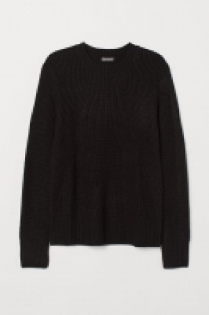  Ribbed jumper 22.00 €