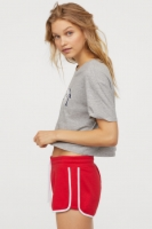  Sweatshirt shorts 8.00 €