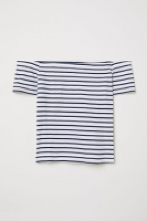  Ribbed off-the-shoulder top 6.00 €