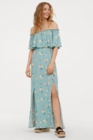  Maxi dress with a flounce 16.00 €