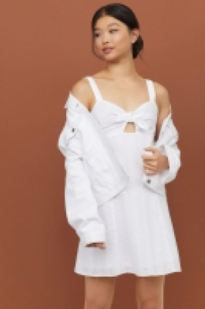  Dress with broderie anglaise 23.00 €