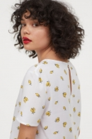  Patterned blouse 8.00 €