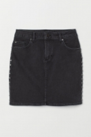  Denim skirt with studs 16.00 €