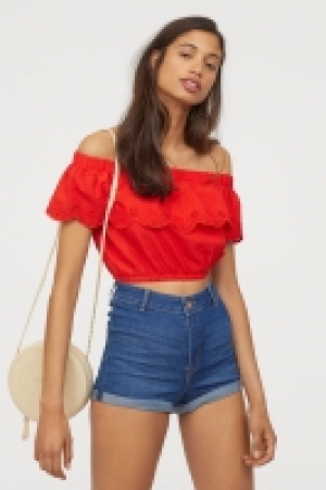  Cropped off-the-shoulder top 13.00 €