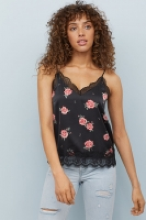  Satin strappy top with lace 13.00 €