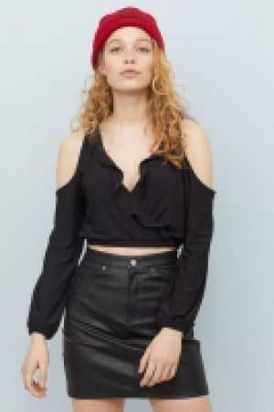  Cold shoulder top 10.00 €