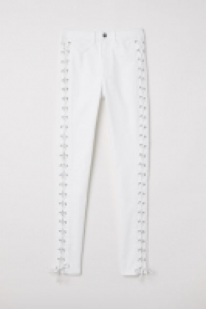  Twill trousers with lacing 25.00 €