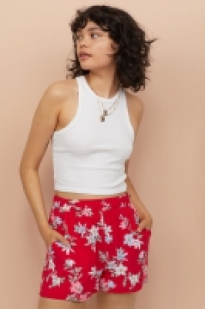  Patterned shorts 13.00 €