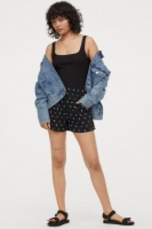  Patterned shorts 10.00 €