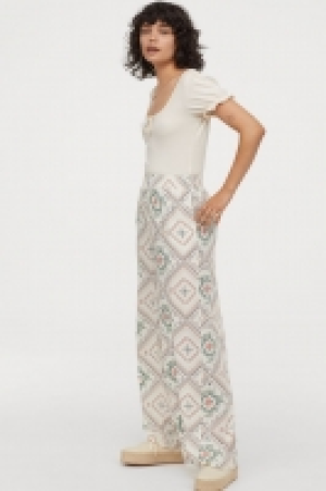  Wide trousers 10.00 €