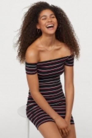  Off-the-shoulder dress 7.00 €