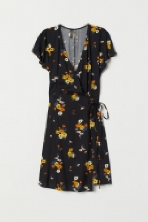  Patterned wrap dress 10.00 €