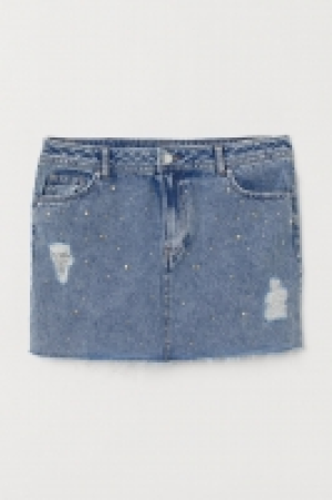  Denim skirt with studs 25.00 €