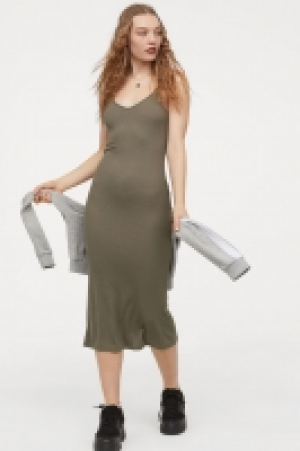  Ribbed dress 13.00 €