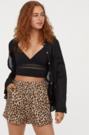  Patterned shorts 8.00 €