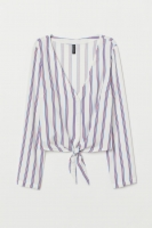  Tie-hem viscose blouse 3.00 €