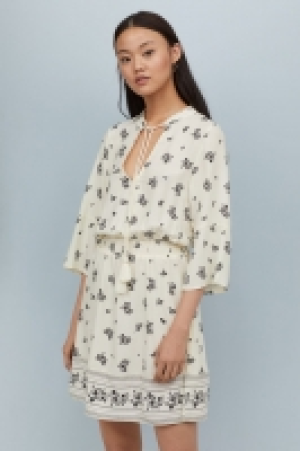  Short dress 25.00 €