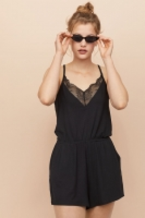  Playsuit with lace 13.00 €