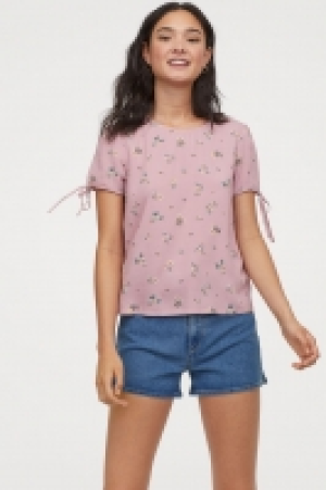  Short-sleeved blouse 10.00 €