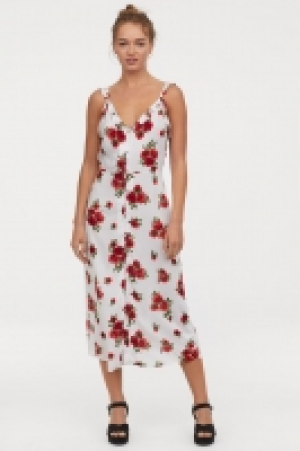  Frill-trimmed dress 18.00 €