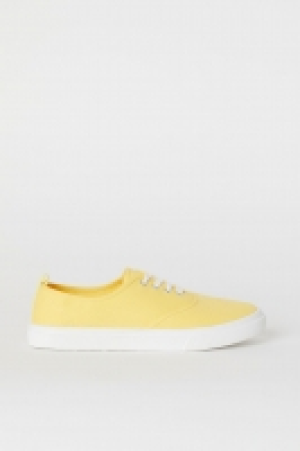 Trainers 8.00 €