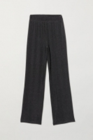  Wide pull-on trousers 13.00 €
