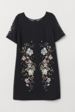  Short dress 17.00 €