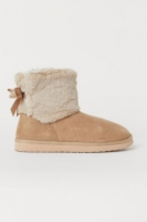  Warm-lined boots 12.00 €