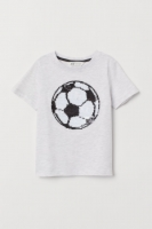  Reversible sequin T-shirt 8.00 €