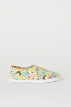  Cotton trainers 7.00 €