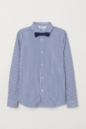  Shirt with a tie/bow tie 12.00 €