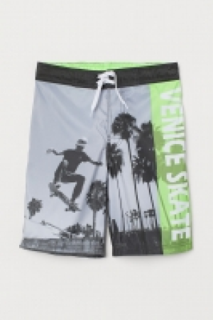  Printed swim shorts 9.00 €